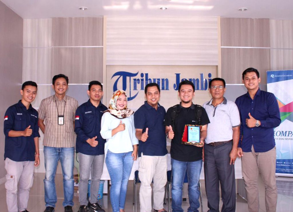 Mahasiswa Jurnalistik PBSI Selesai Magang di Tribun Jambi